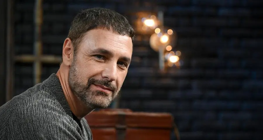 Che c’entrano gli occhi di Raul Bova con la Treccani? Ecco come nascono le parole dell’anno