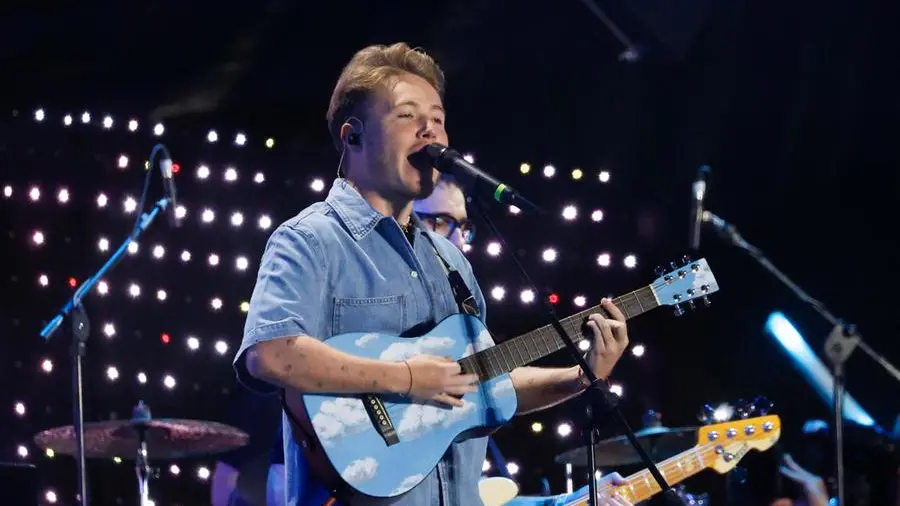 Le canzoni più ascoltate in radio nel 2025: vince Alfa, perde il rap (e Sanremo)