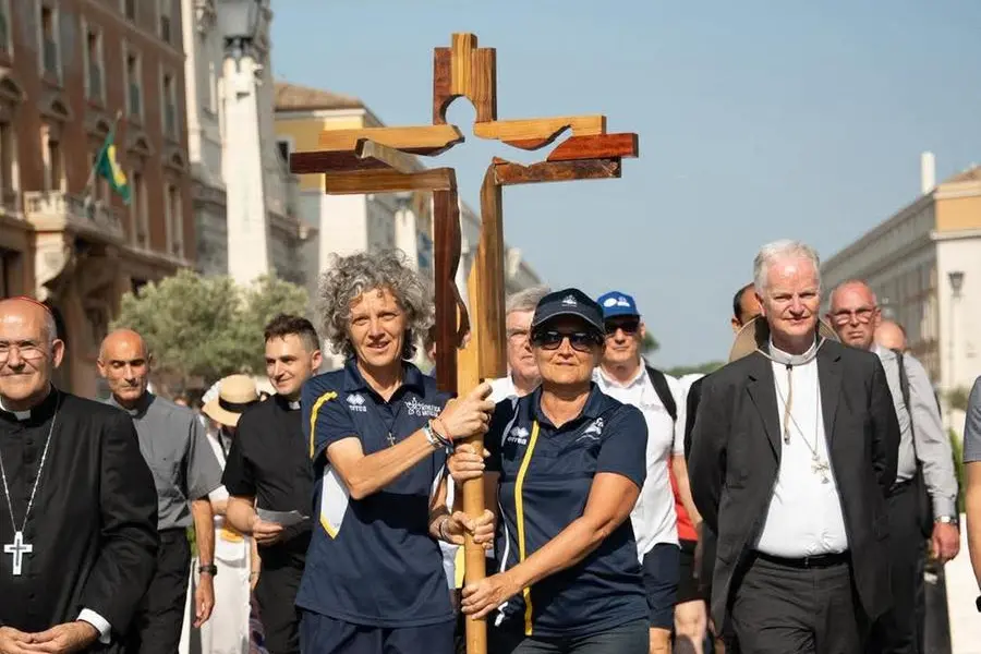 La Croce degli sportivi, che sar\\u00E0 accolta a Milano per le Olimpiadi invernali, durante il Giubileo dello Sport a Roma