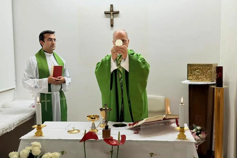 A handout picture, provided by Vatican Media Press Office, shows Pope Leo XIV celebrating Mass in the hall set up on the 10th floor of the Gemelli Polyclinic, Rome, 16 October 2026. ANSA/Vatican Media Press Office +++ ANSA PROVIDES ACCESS TO THIS HANDOUT PHOTO TO BE USED SOLELY TO ILLUSTRATE NEWS REPORTING OR COMMENTARY ON THE FACTS OR EVENTS DEPICTED IN THIS IMAGE - NO ARCHIVING - NO LICENSING - NPK +++