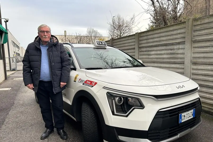 Il tassista di Padova Gino Stellini, 73 anni. , Foto di Mariano Montagnin
