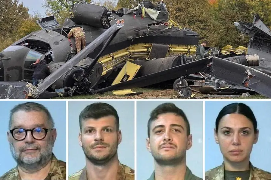 In una combo l\\'elicottero CH 47 dell\\'operazione Eufor Althea in Bosnia-Erzegovina e le quattro vittime: (S-D) il tenente del Corpo Militare Volontario della Croce Rossa Italiana Franco Adriano Zecchillo, il sergente Claudio Marchesi, il sergente Simone Ruggia e la sergente del Corpo Militare Volontario della Croce Rossa Italiana Laura Procacci ANSA/ NPK , ANSA