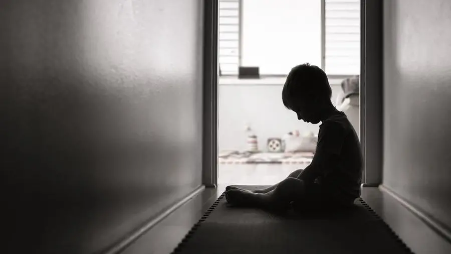 Famiglie fragili, minori più esposti: cresce del 58% il maltrattamento infantile, l’appello dei garanti europei