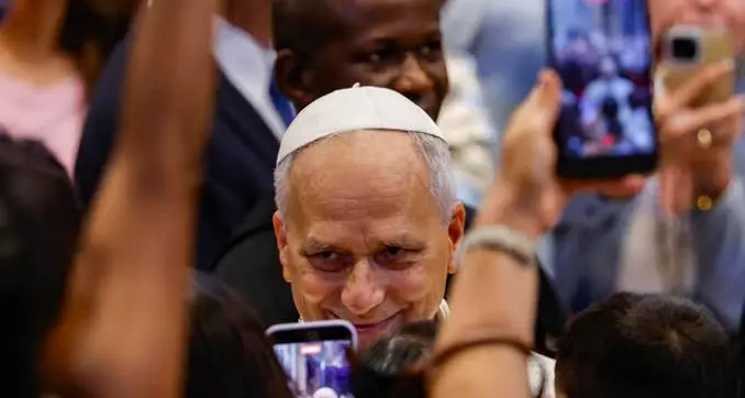 Che cos’è il “clickbait”, e perché Papa Leone lo critica