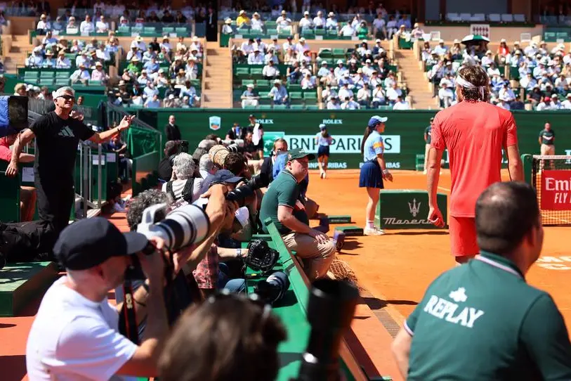 Tennis - ATP Masters 1000 - Monte Carlo Masters - Monte Carlo Country Club, Roquebrune-Cap-Martin, France - April 13, 2024 Greece's Stefanos Tsitsipas talks to his father Apostolos during the semi final match against Italy's Jannik Sinner REUTERS/Denis Balibouse