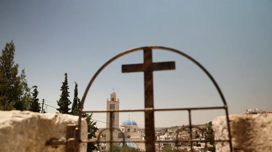 Taybeh, il villaggio cristiano sotto assedio in Cisgiordania: «I coloni continuano a entrare armati nelle nostre terre»