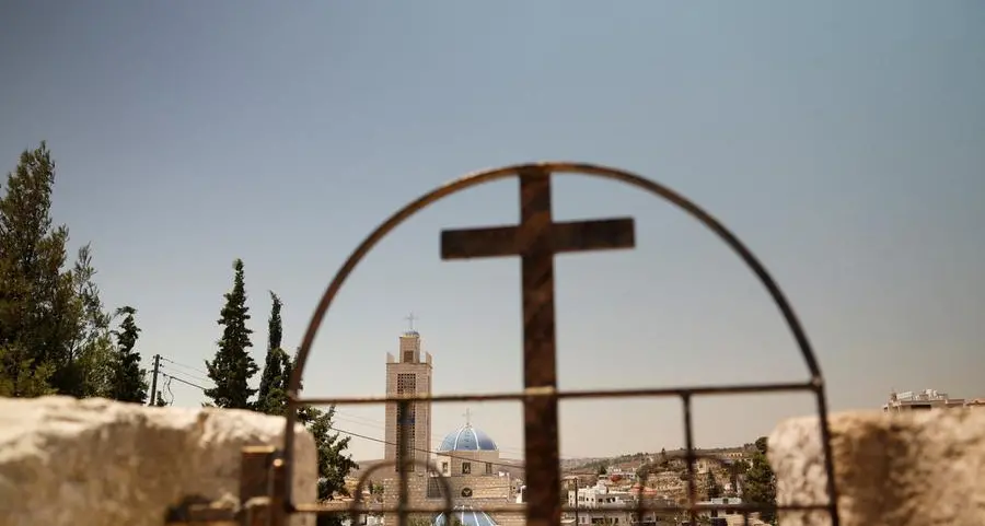 Taybeh, il villaggio cristiano sotto assedio in Cisgiordania: «I coloni continuano a entrare armati nelle nostre terre»