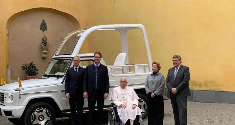 L'ultimo desiderio di Papa Francesco negato da Israele: «La papamobile-clinica non entra a Gaza»