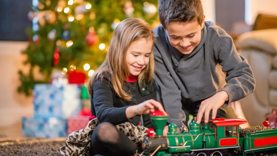 La pedagogista: «I giocattoli creano legami e insegnano una sana competizione»