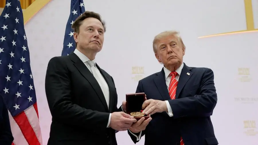 Starshield torna a funzionare in Ucraina. Ma Elon Musk attacca Zelensky e chiede le sue dimissioni