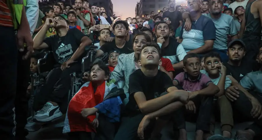 A Gaza il Mondiale si guarda tra le macerie: quando un pallone diventa speranza (interrota dalle bombe di Israele)