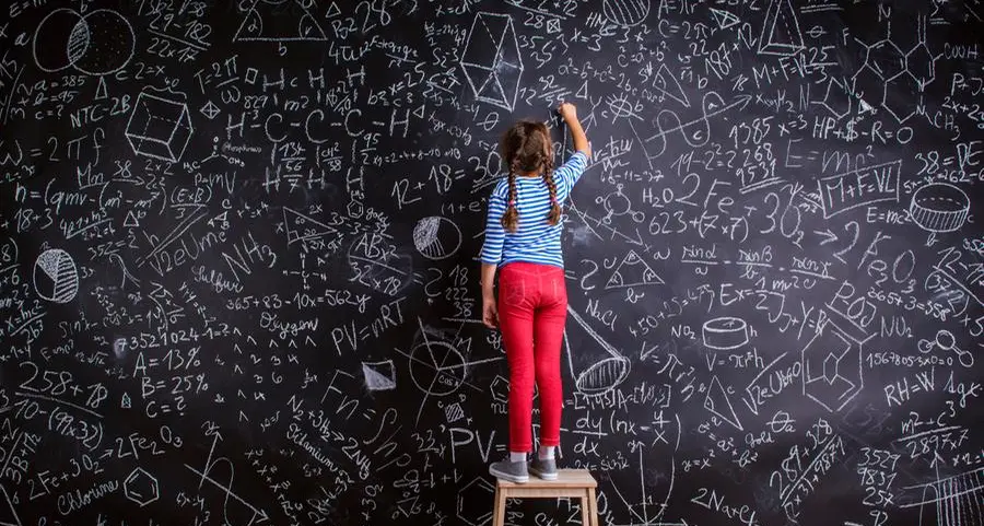 Lina dodicenne all’università e il rischio di bruciare l’adolescenza