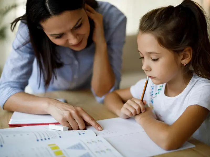 Aumentano le diagnosi di Dislessia e ADHD. Ecco come riconoscere i disturbi e sostenere i bambini