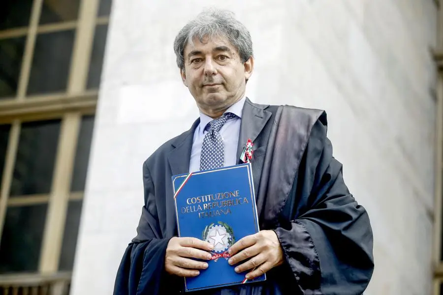 Cesare Parodi, presidente Anm, partecipa alla protesta di Anm contro la riforma Nordio davanti all’ingresso di Palazzo di Giustizia a Milano, 10 giugno 2025. ANSA/MOURAD BALTI TOUATI