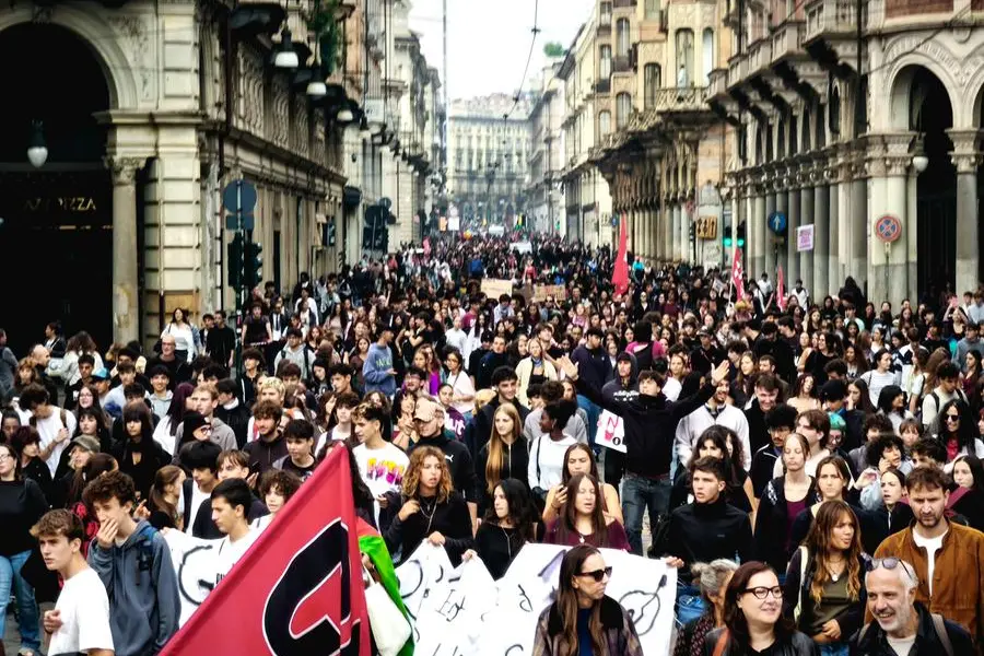 Studenti in corteo per l\\'ambiente , ANSA