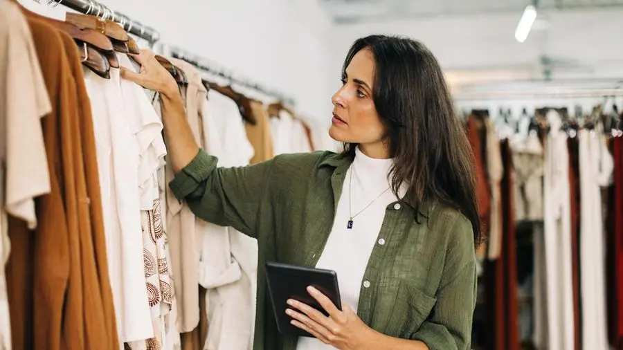 Sono 12kg i rifiuti tessili annui a persona: come evitare di sprecare i nostri abiti