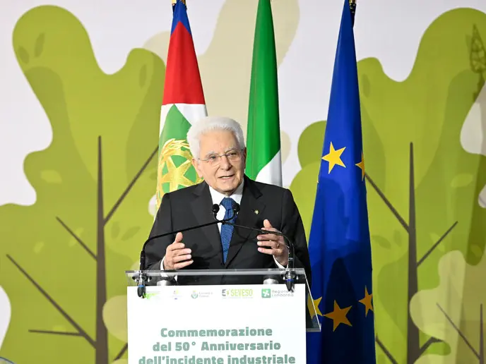Il pioppo che sopravvisse alla diossina accoglie Mattarella: la lezione di Seveso mezzo secolo dopo