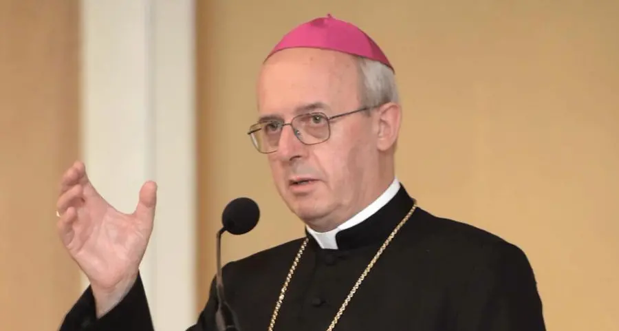 Migranti a Manfredonia, il vescovo: «Accogliere è un dovere». Ma scoppia la polemica