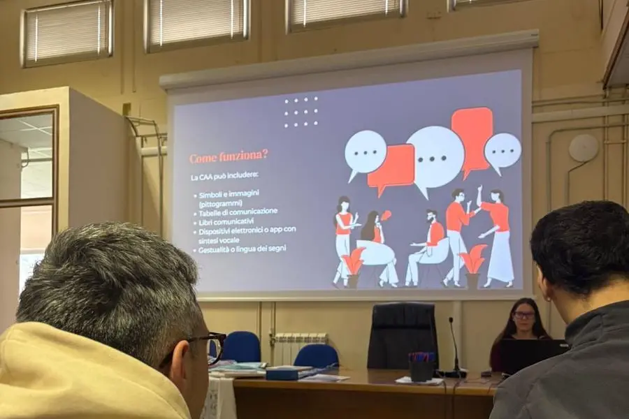 Una fase del lavoro in aula sulla comunicazione aumentativa