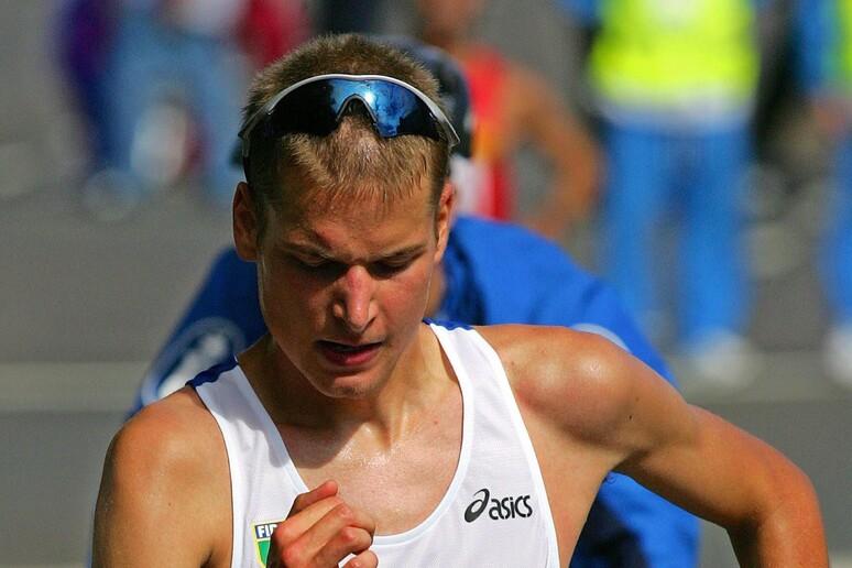 Schwazer starts marching again and goes with the leaders. Then the penalty, the retirement, and an unanswered question Schwazer starts marching again and goes with the leaders. Then the penalty, the retirement, and an unanswered question