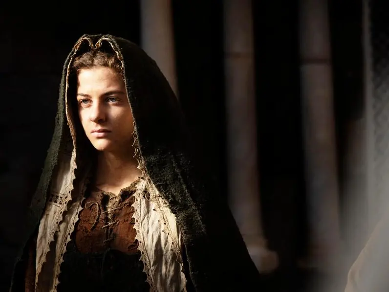 In occasione stasera su Rai 5 del film \"Chiara\" di Susanna Nicchierelli, scopriamo la vera storia di Santa Chiara d'Assisi, la nobile ribelle che abbracciò la povertà seguendo Francesco