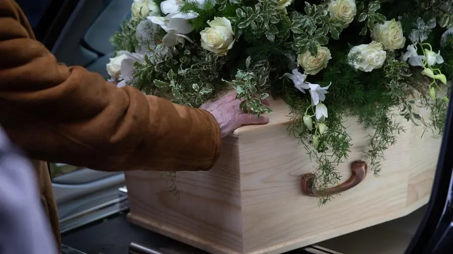 Crans-Montana, don Passarelli racconta il dolore dei giovani per Giovanni Tamburi