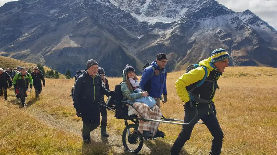 Salire insieme: il primo manuale CAI che insegna come aprire la montagna a tutti
