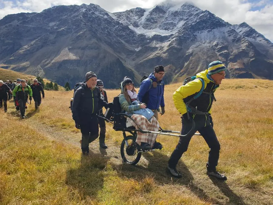 Salire insieme: il primo manuale CAI che insegna come aprire la montagna a tutti