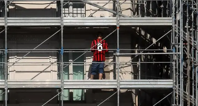 L’operaio con la maglia numero 6: così Milano ha salutato Franco Baresi