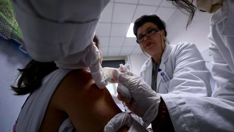 «Quando arretrano i vaccini tornano le malattie che uccidono», spiega Cartabellotta (Gimbe). Cosa ci dice la morte della bimba per difterite