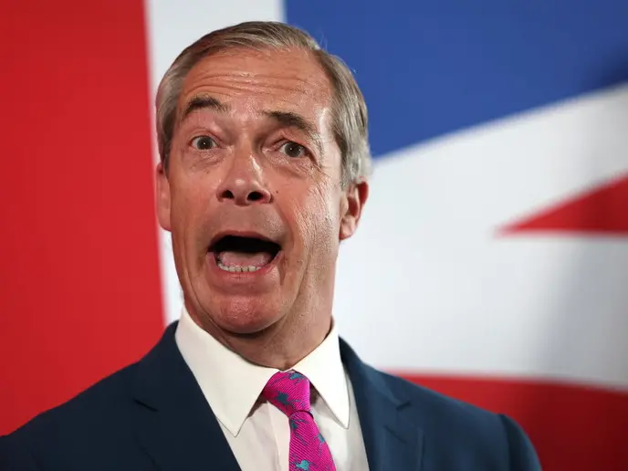 L'uomo che spezzò la Gran Bretagna vuole adesso governarla: la parabola di Nigel Farage