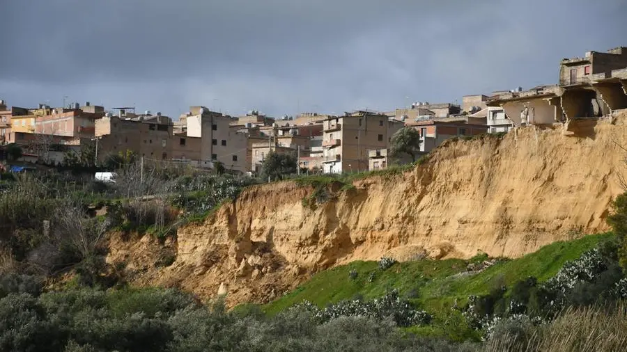 Niscemi, la frana non si ferma: D’Angelis spiega perché l’Italia è così fragile