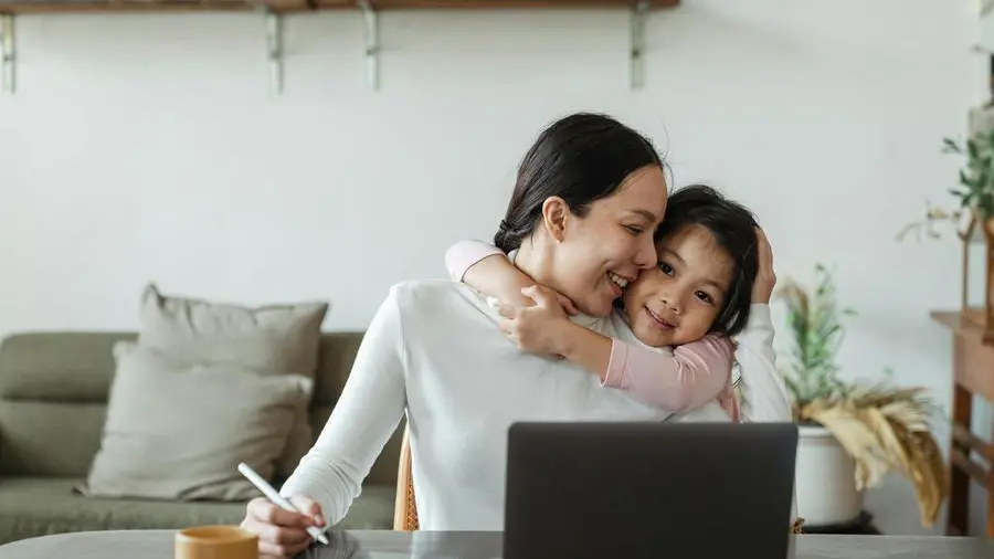 Le mamme in smart working non sono mamme a metà