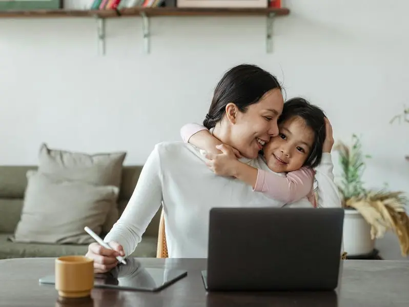 Le mamme in smart working non sono mamme a metà