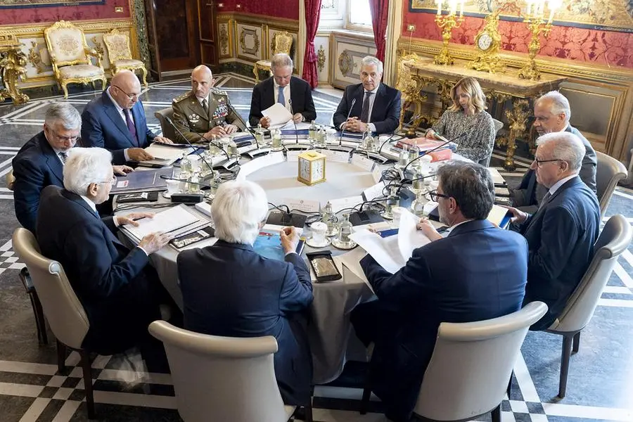 La riunione al Quirinale del Consiglio Supremo di Difesa l\\'8 maggio 2025 , ANSA