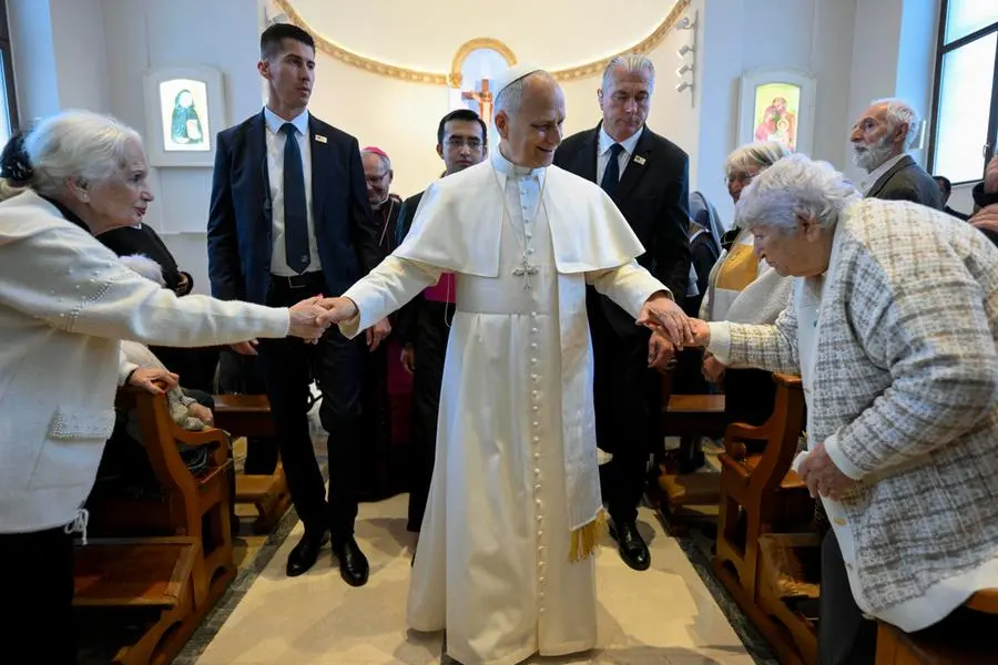 Papa Leone XIV visita la casa di accoglienza per anziani delle Piccole Sorelle dei Poveri durante il suo viaggio apostolico in Turchia, nel novembre 2025 , ANSA