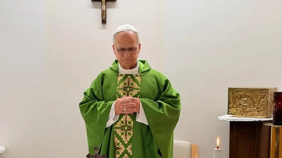 Salute Papa. Celebra messa, prima foto dopo il ricovero