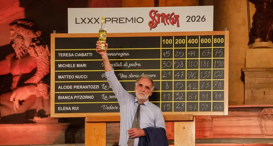 Premio Strega, vince la commedia nera di Michele Mari (nonostante le polemiche)
