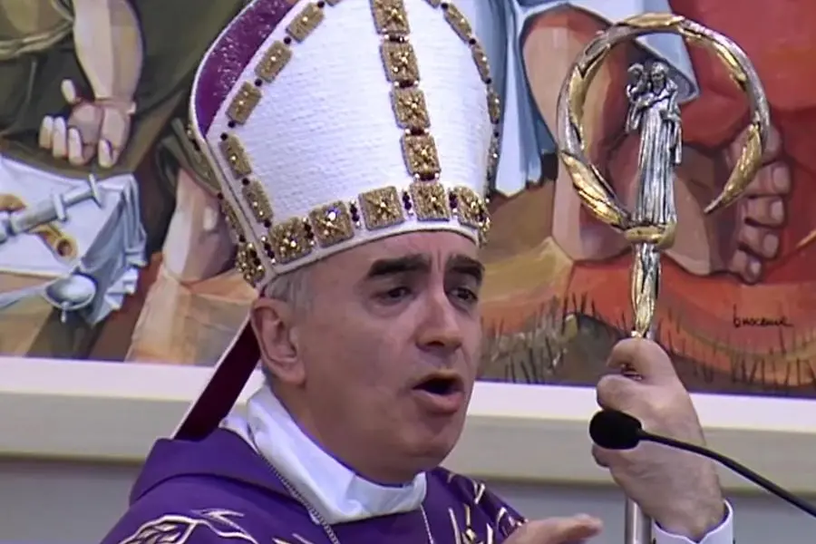 Monsignor Antonio Staglianò, vescovo di Noto, in un fermo immagine tratto da Youtube. Roma, 3 aprile 2015. ANSA/ YOUTUBE +++ NO SALES - EDITORIAL USE ONLY +++