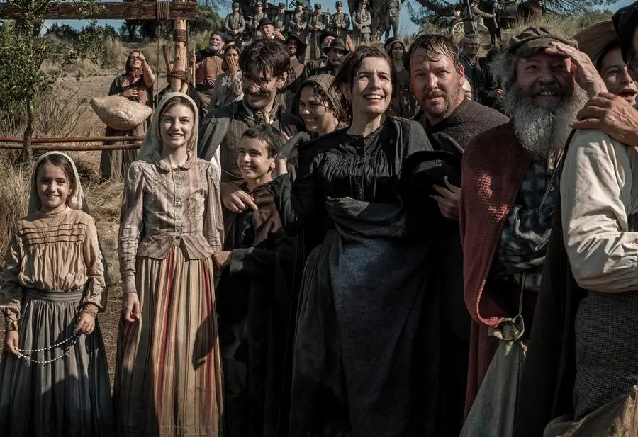 ©2020 PICTUREHOUSE. ALL RIGHTS RESERVED