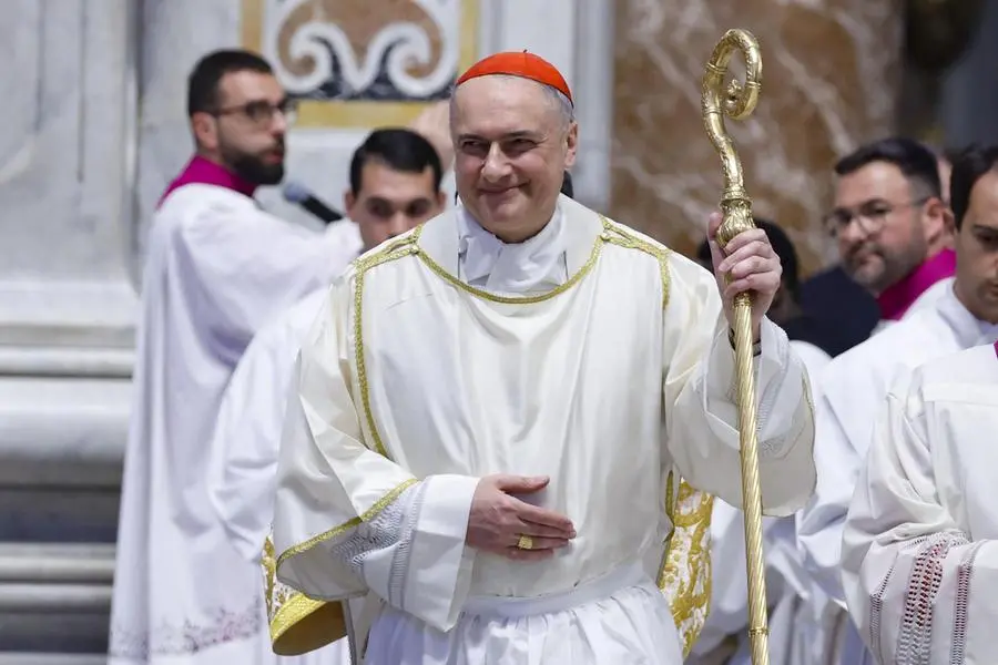Il cardinale Mauro Gambetti, 60 anni, durante una celebrazione nella Basilica di San Pietro che lascia per guidare l\\'arcidiocesi di Chieti - Vasto , ANSA