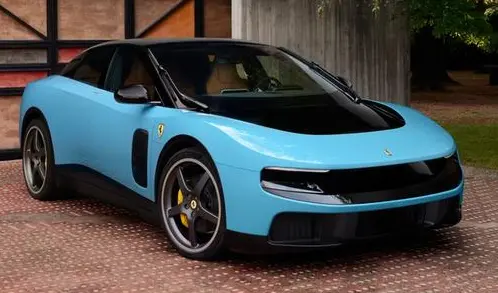 The Ferrari Luce seen from three quarters (uff Ferrari press)