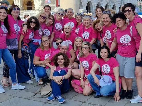 “Sulla stessa barca”: la storia delle donne che affrontano la malattia oncologica remando insieme