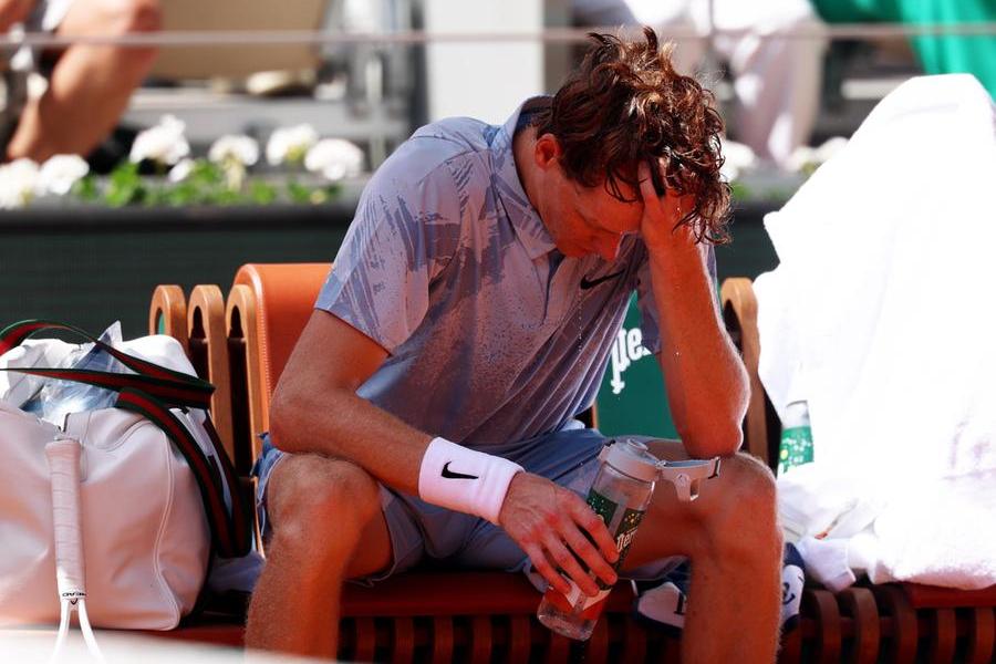 Jannik Sinner, out in the second round in Paris, because it’s not the end of the world