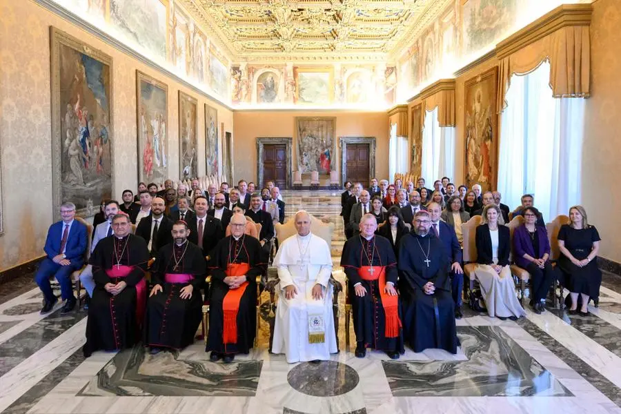 Papa Leone riceve in udienza i partecipanti all\\'Incontro \"Fratelli tutti: Dialogo socio-ambientale Nord-Sud\" promosso dal Celam, il Consiglio episcopale latinoamericano e dall\\'Usccb, la Conferenza epsicopale degli Stati Uniti.@VATICAN MEDIA , ANSA