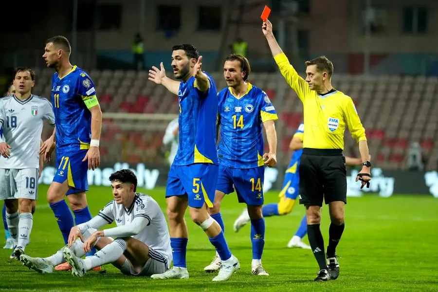 Bosnia -Italia, play-off qualificazione, l\\'espulsione di Bastoni. , EPA
