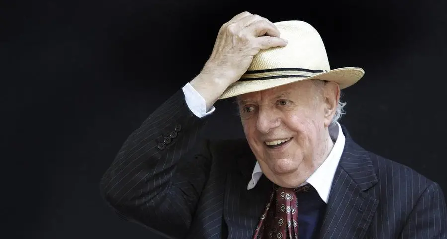 Quella volta a Milano sotto la pioggia a braccetto con Dario Fo, il ricordo della giornalista di Famiglia Cristiana