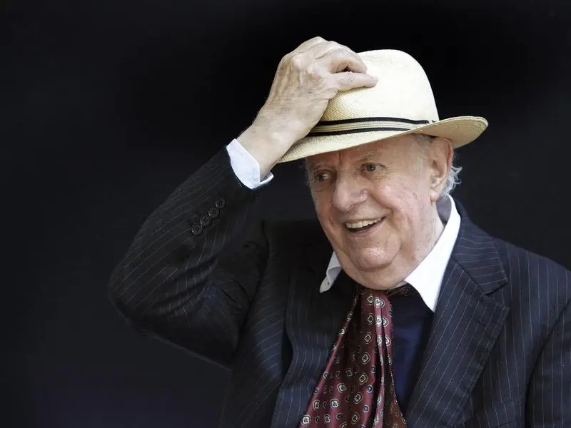 Quella volta a Milano sotto la pioggia a braccetto con Dario Fo