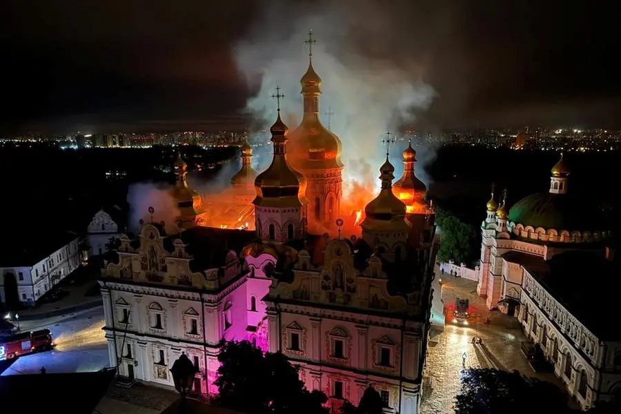 La Cattedrale della Dormizione in fiamme dopo l\\'attacco russo. , REUTERS