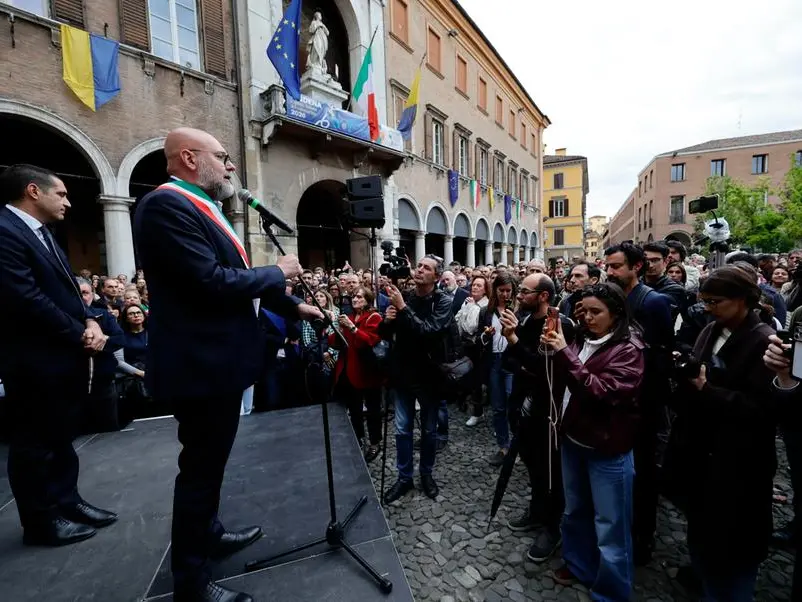 Il giorno dopo il terribile investimento, Modena sotto choc si stringe nello spirito di solidarietà